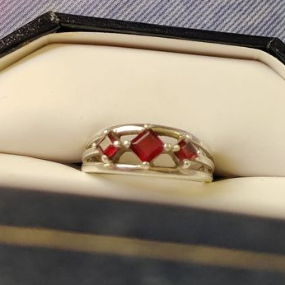 Sterling Silver Garnet Ring
